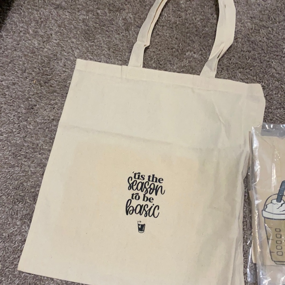Tis the season to be basic tote